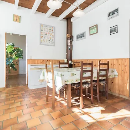 Casa de Férias Ancienne Ecole Montbrun-Bocage