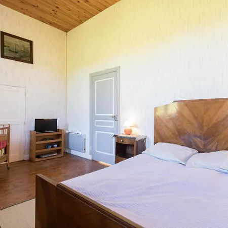 Ancienne Ecole * Montbrun-Bocage