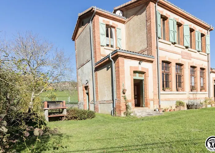 Ancienne Ecole * Montbrun-Bocage