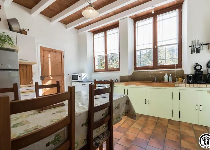 Ancienne Ecole * Montbrun-Bocage